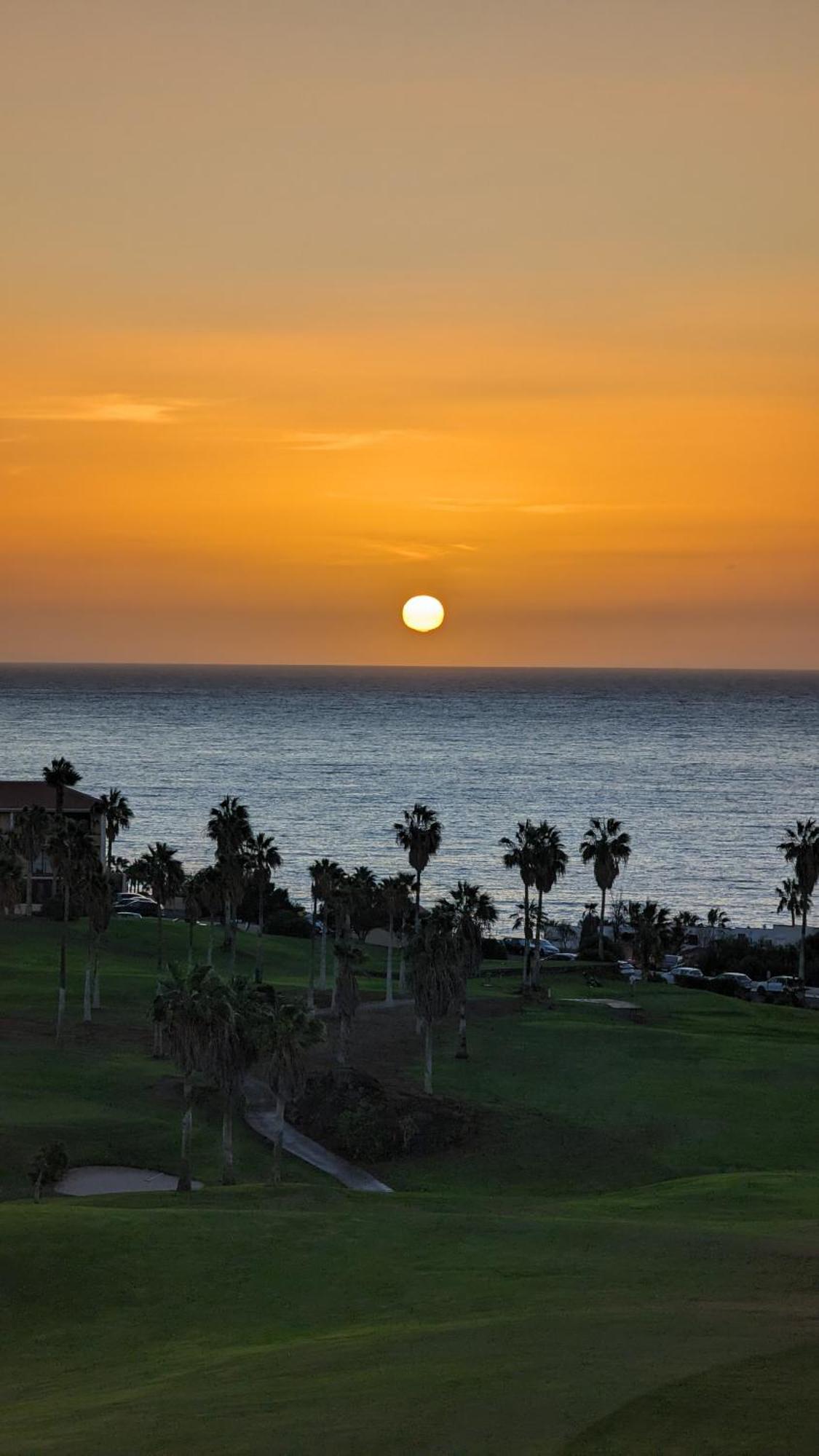 Golf View Apartment - Stunning Ocean View Golf Del Sur Сан Мигел де Абона Екстериор снимка